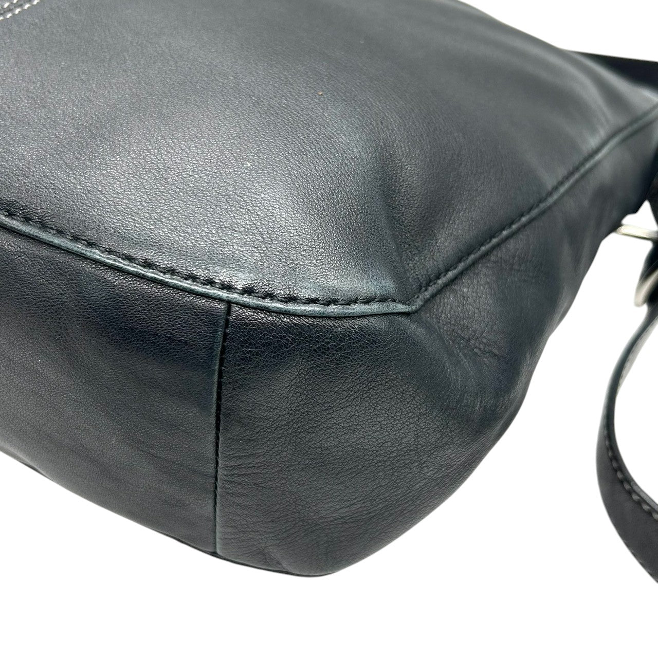 【美品】コーチ ショルダーバッグ F14018 レザー 本革 ブラック 大容量 A4収納可 斜め掛け可 レディース ホーボーバッグ クラシック シンプルデザイン 通勤 通学 ビジネス シルバー金具 ステッチ クリーニング済み s63