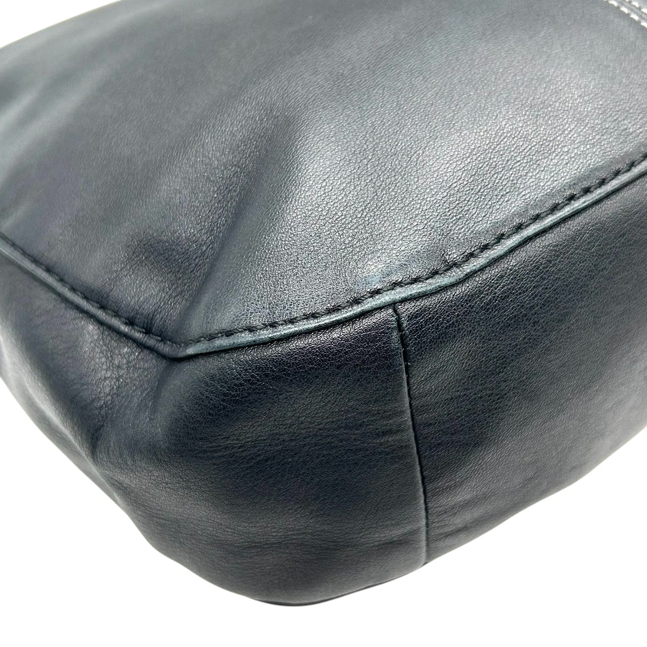 【美品】コーチ ショルダーバッグ F14018 レザー 本革 ブラック 大容量 A4収納可 斜め掛け可 レディース ホーボーバッグ クラシック シンプルデザイン 通勤 通学 ビジネス シルバー金具 ステッチ クリーニング済み s63