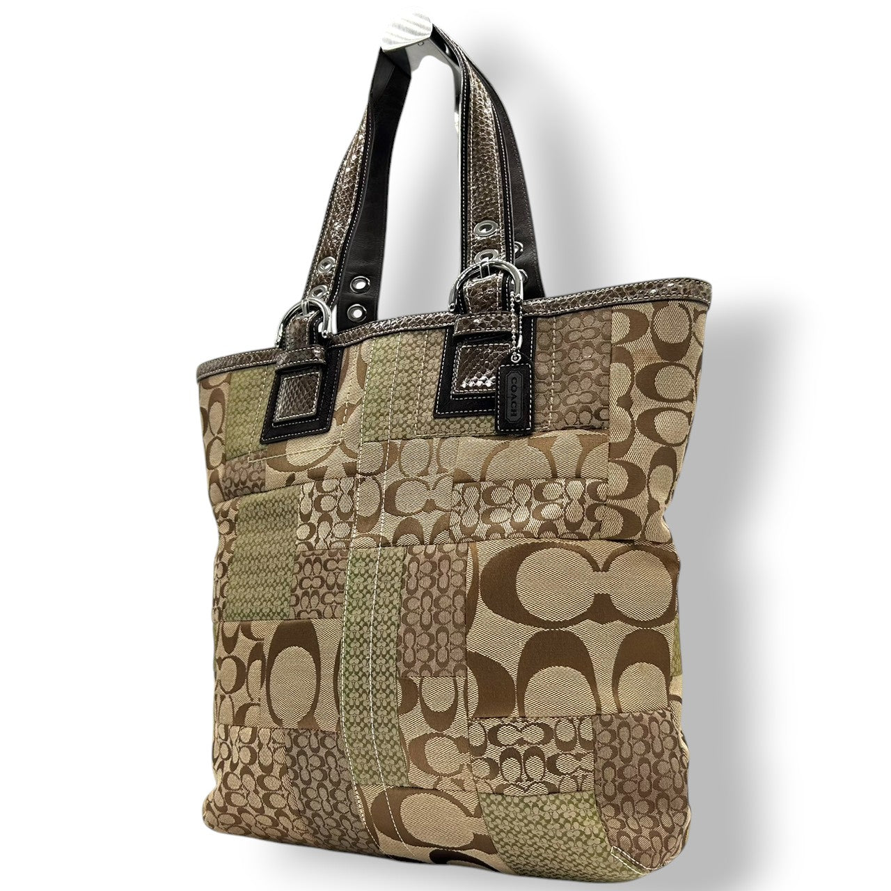 【未使用級】 COACH コーチ トートバッグ 10089 パッチワーク シグネチャー キャンバス 型押しレザー ブラウン A4収納可 大容量 ワンショルダー 肩掛け レディース ハンドバッグ チャーム付き エレガント クラシックデザイン s67