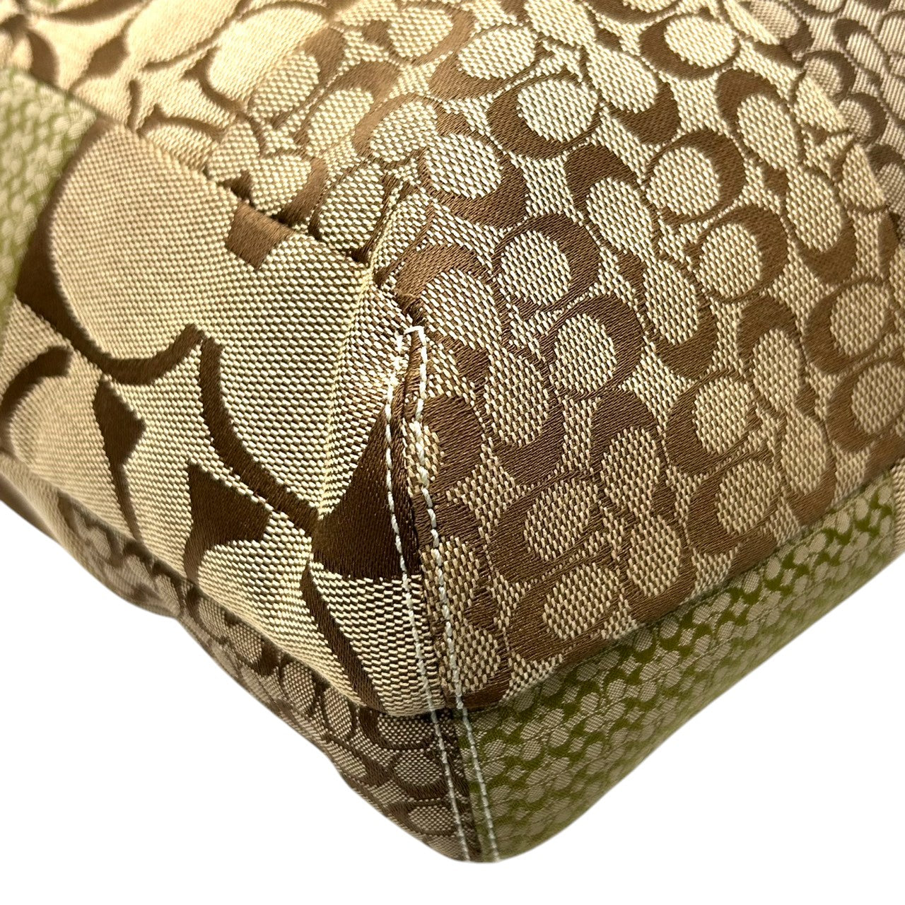 【未使用級】 COACH コーチ トートバッグ 10089 パッチワーク シグネチャー キャンバス 型押しレザー ブラウン A4収納可 大容量 ワンショルダー 肩掛け レディース ハンドバッグ チャーム付き エレガント クラシックデザイン s67