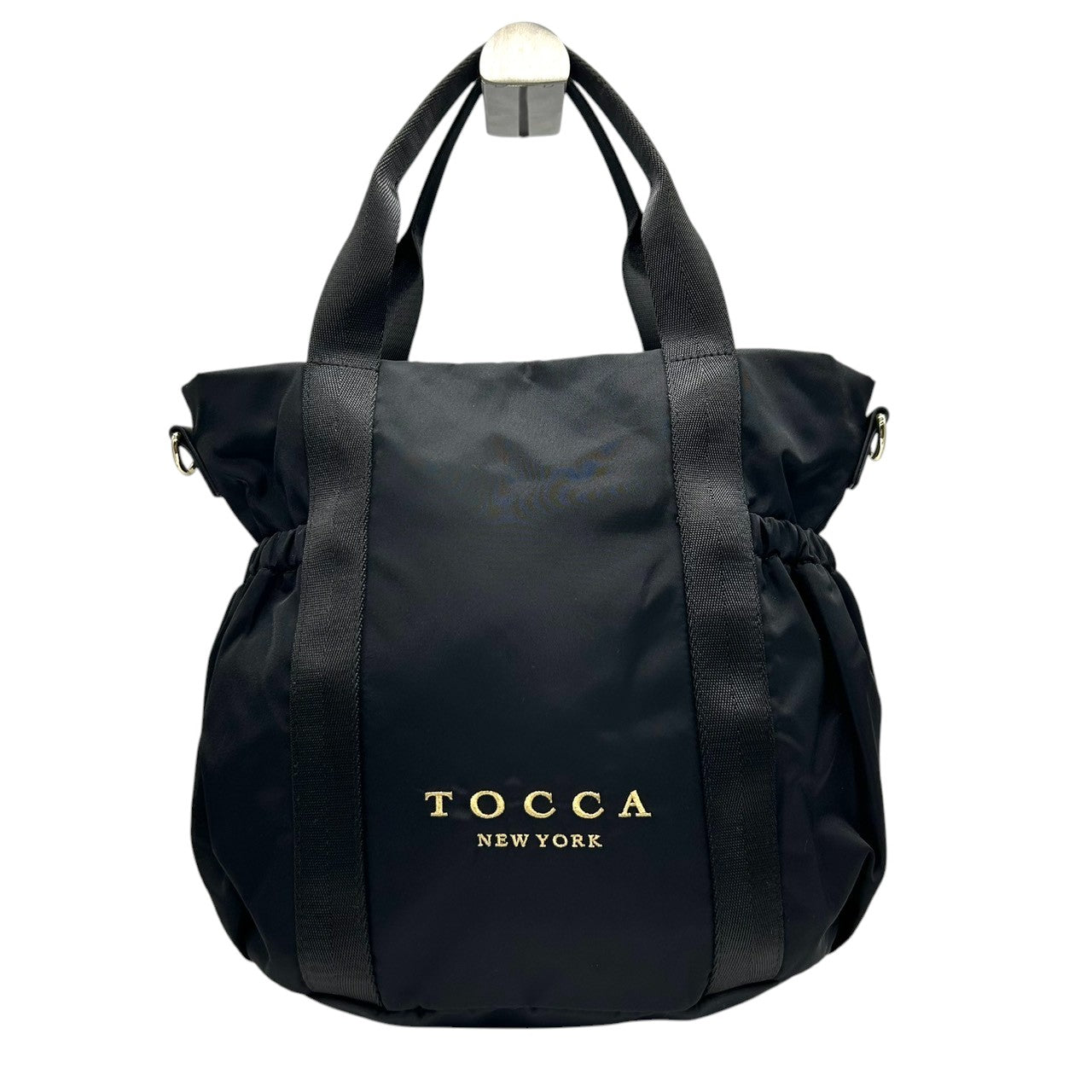 【未使用級】トッカ 2WAY トートバッグ ナイロン ブラック A4収納可 斜め掛け可 レディース ハンドバッグ ショルダーバッグ ロゴ マザーズバッグ 通勤 通学 軽量 エレガント フェミニン サイドギャザー 自立可 ゴールド金具 クリーニング済み s21