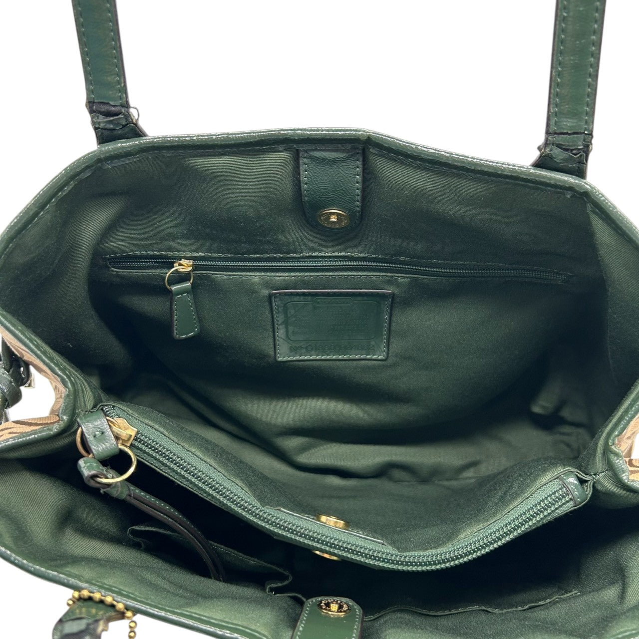 コーチ トートバッグ F24882 シグネチャー キャンバス 型押しレザー ブラウン グリーン 巾着型 A4収納可 大容量 肩掛け ワンショルダー レディース ハンドバッグ チャーム付き エレガントデザイン クリーニング済み s4