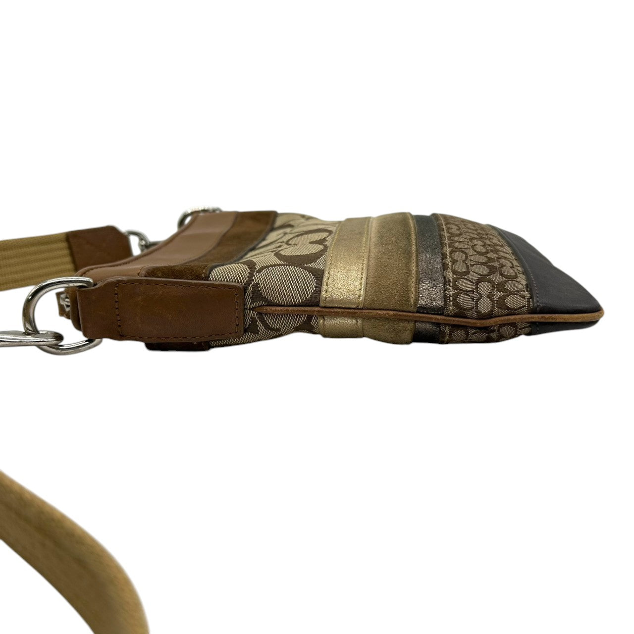 コーチ ショルダーバッグ シグネチャー ストライプ キャンバス レザー スエード ブラウン 斜め掛け可 ポシェット サコッシュ コンパクト 軽量 ミニショルダー レディース カジュアル チャーム付き スイングパック クリーニング済み s4