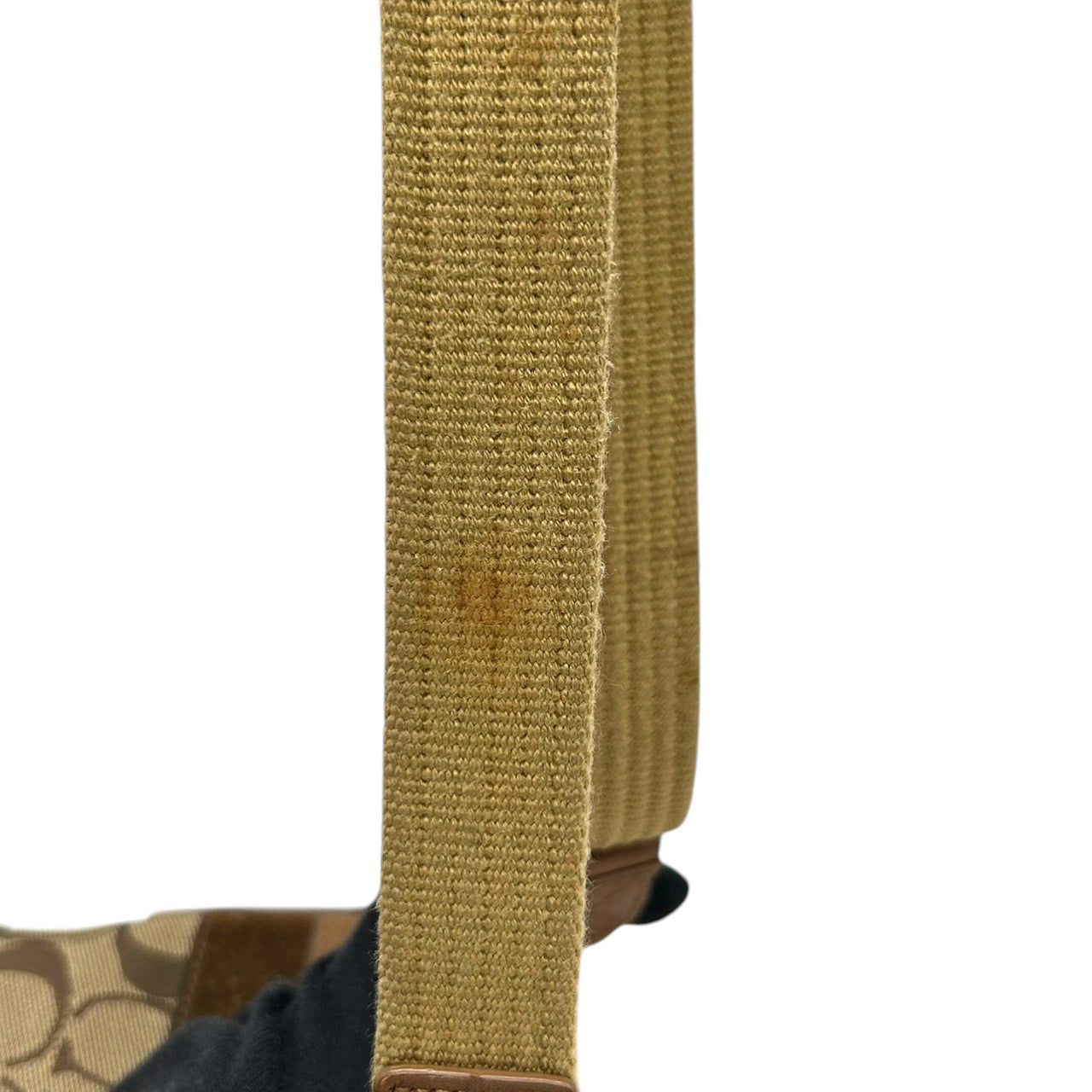 コーチ ショルダーバッグ シグネチャー ストライプ キャンバス レザー スエード ブラウン 斜め掛け可 ポシェット サコッシュ コンパクト 軽量 ミニショルダー レディース カジュアル チャーム付き スイングパック クリーニング済み s4