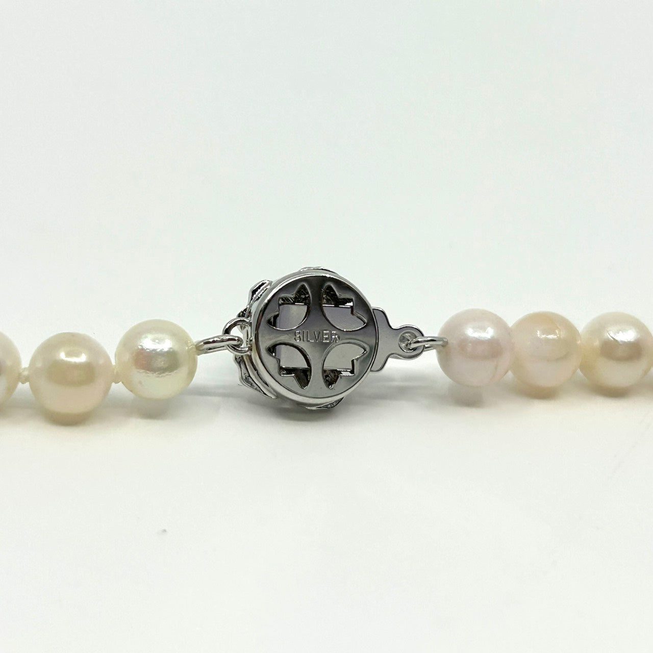 美品 本真珠 あこや パール 二連ネックレス SILVER刻印 花 フラワー モチーフ クラスプ ホワイト系 真珠 アクセサリー エレガント フォーマル 冠婚葬祭 I3