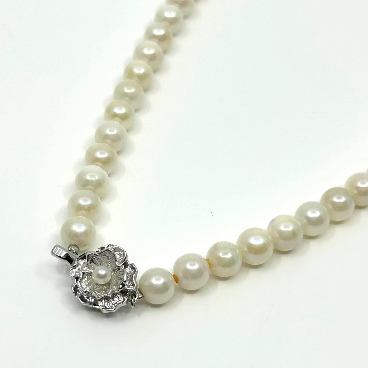 未使用 美品 あこや真珠 本真珠 パール 一連ネックレス SILVER刻印 花 フラワー モチーフ クラスプ ホワイト系 真珠 アクセサリー エレガント フォーマル 冠婚葬祭 I3