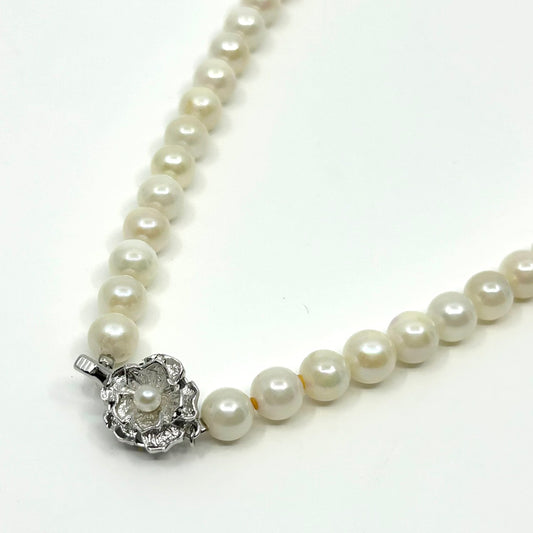 未使用 美品 あこや真珠 本真珠 パール 一連ネックレス SILVER刻印 花 フラワー モチーフ クラスプ ホワイト系 真珠 アクセサリー エレガント フォーマル 冠婚葬祭 I3