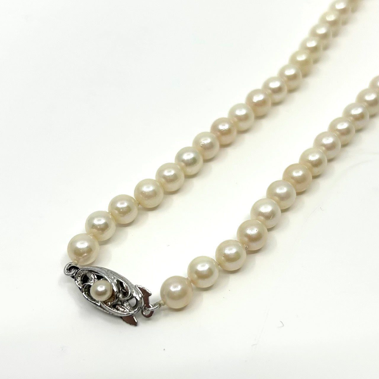 未使用 美品 あこや真珠 本真珠 パール 一連ネックレス SILVER刻印 オーバル クラスプ ホワイト系 真珠 アクセサリー エレガント フォーマル 冠婚葬祭 I3