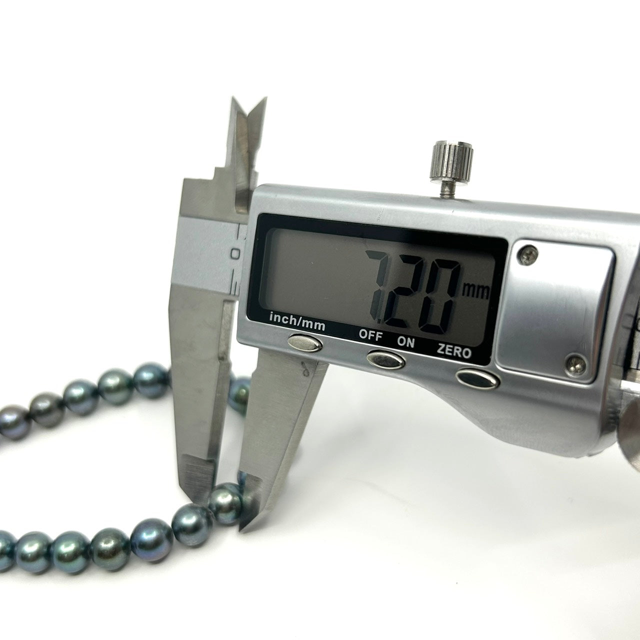 美品 本真珠 着色真珠 ブラックパール 一連ネックレス SILVER刻印 花 フラワー モチーフクラスプ グレーブラック系 パール 黒真珠 アクセサリー フォーマル 冠婚葬祭 I3