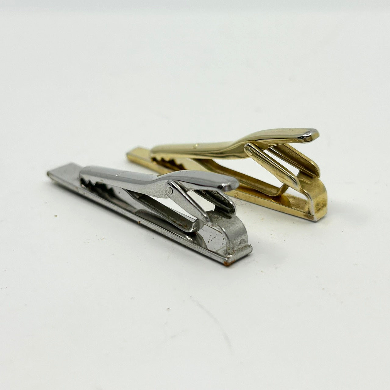 Yves Saint Laurent イヴ・サンローラン YSL タイピン ネクタイピン 2本セット ゴールド シルバー 専用ケース付き 紳士 メンズ ビジネス H4