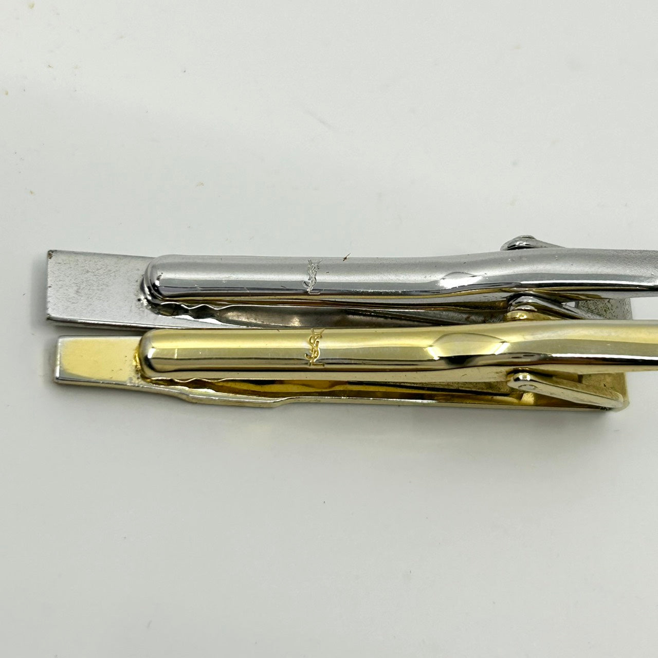 Yves Saint Laurent イヴ・サンローラン YSL タイピン ネクタイピン 2本セット ゴールド シルバー 専用ケース付き 紳士 メンズ ビジネス H4