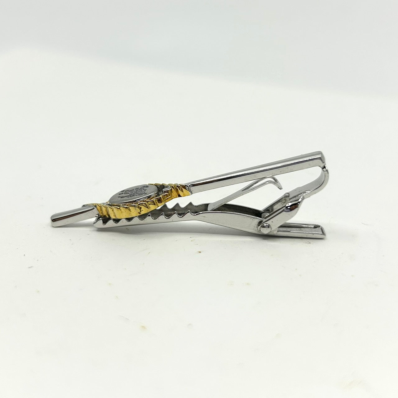 バーバリーズ Burberrys タイピン ネクタイピン ロゴ刻印 ナイトロゴ ホース シルバー ゴールド コンビカラー メンズ 紳士 ビジネス 箱付き H4