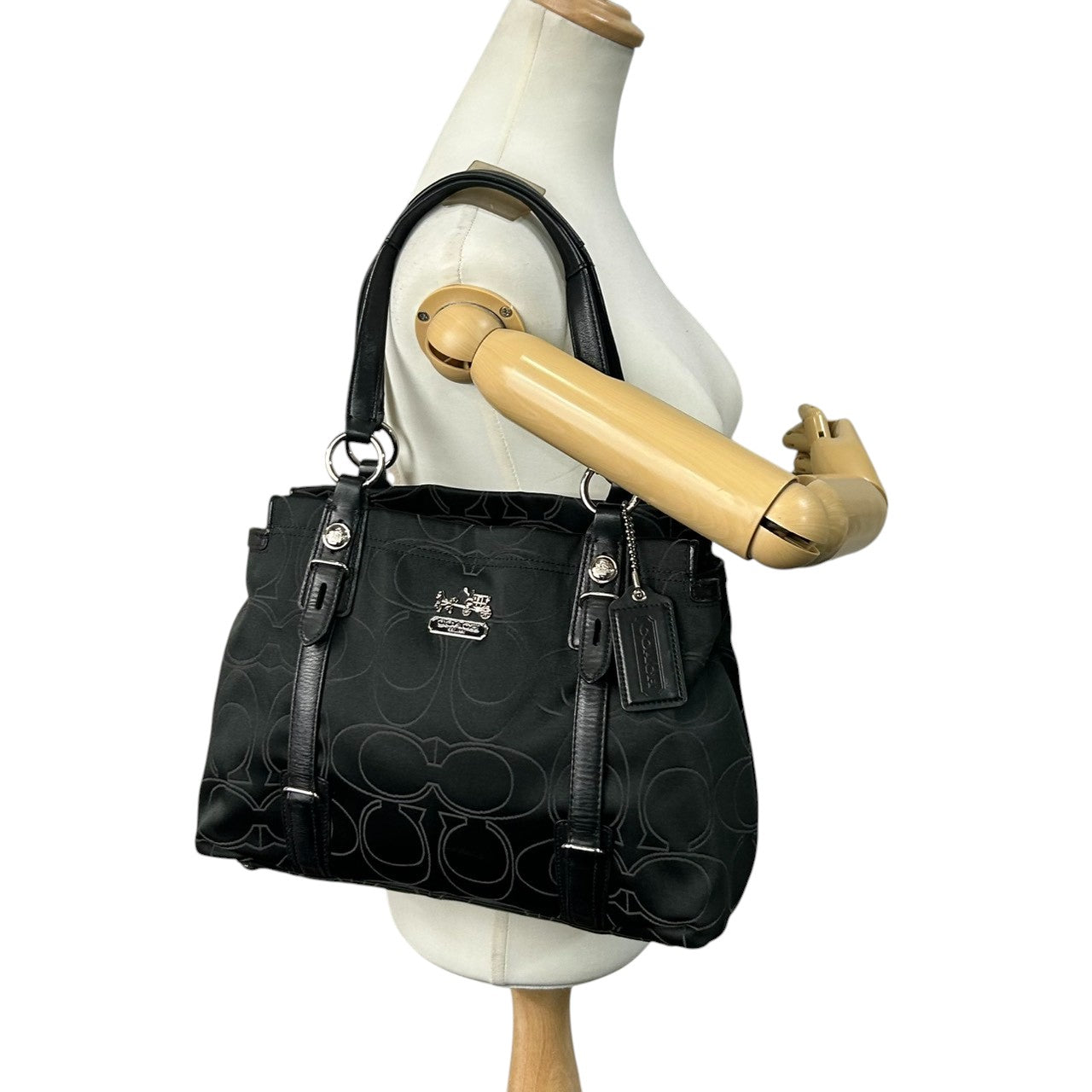 【美品】COACH コーチ トートバッグ ハンドバッグ ワンショルダー オプアート シグネチャー ナイロン レザー ブラック 黒 A4収納可 レディース 通勤通学 ビジネス デイリーユース シルバー金具 エレガント 定番人気 自立可 F15402 s96