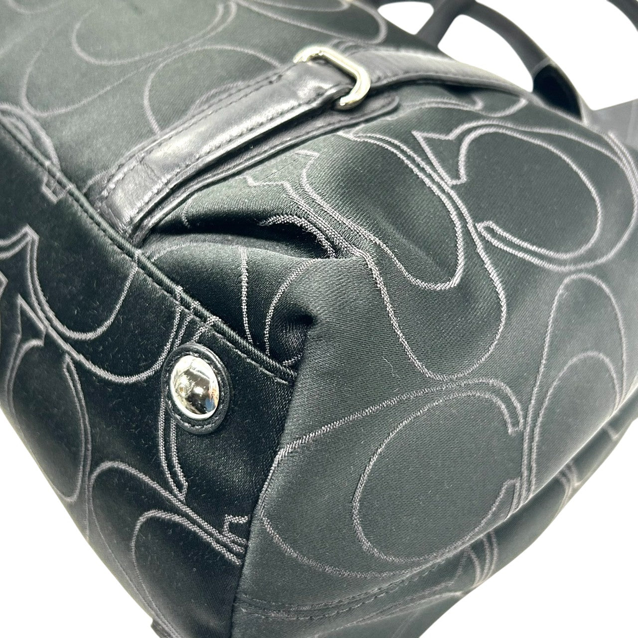 【美品】COACH コーチ トートバッグ ハンドバッグ ワンショルダー オプアート シグネチャー ナイロン レザー ブラック 黒 A4収納可 レディース 通勤通学 ビジネス デイリーユース シルバー金具 エレガント 定番人気 自立可 F15402 s96