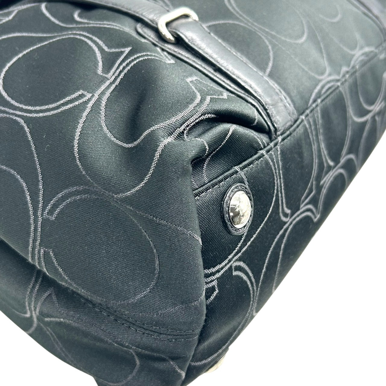 【美品】COACH コーチ トートバッグ ハンドバッグ ワンショルダー オプアート シグネチャー ナイロン レザー ブラック 黒 A4収納可 レディース 通勤通学 ビジネス デイリーユース シルバー金具 エレガント 定番人気 自立可 F15402 s96