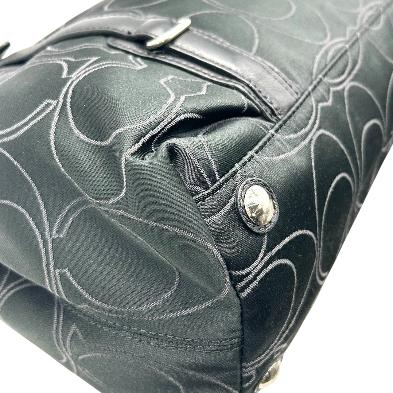 【美品】COACH コーチ トートバッグ ハンドバッグ ワンショルダー オプアート シグネチャー ナイロン レザー ブラック 黒 A4収納可 レディース 通勤通学 ビジネス デイリーユース シルバー金具 エレガント 定番人気 自立可 F15402 s96