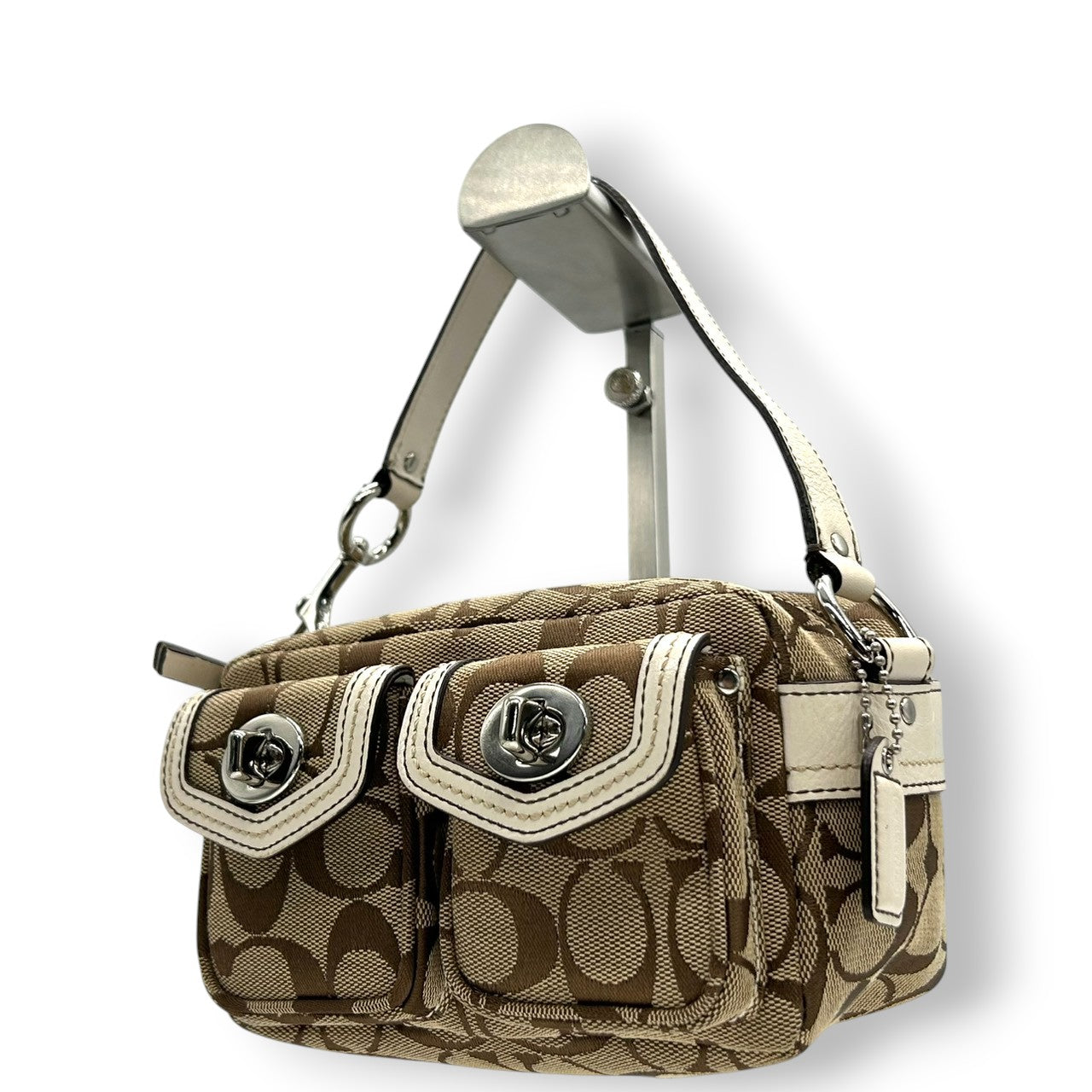 【極美品】COACH コーチ アクセサリーポーチ ハンドバッグ シグネチャー ターンロック キャンバス レザー ブラウン ホワイト レディース コンパクト 可愛い おしゃれ 小物入れ コスメポーチ お出かけ ミニバッグ s84