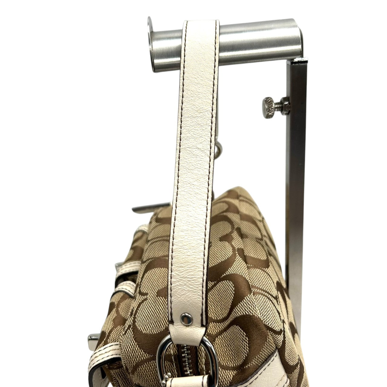 【極美品】COACH コーチ アクセサリーポーチ ハンドバッグ シグネチャー ターンロック キャンバス レザー ブラウン ホワイト レディース コンパクト 可愛い おしゃれ 小物入れ コスメポーチ お出かけ ミニバッグ s84