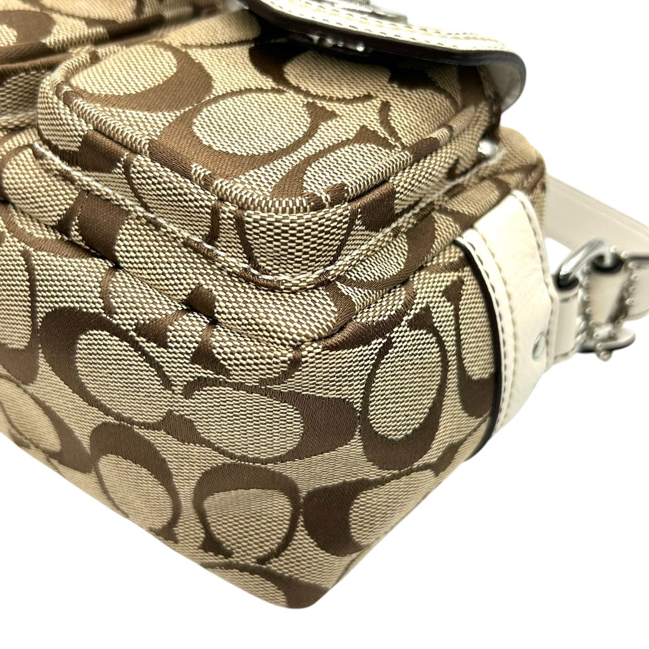 【極美品】COACH コーチ アクセサリーポーチ ハンドバッグ シグネチャー ターンロック キャンバス レザー ブラウン ホワイト レディース コンパクト 可愛い おしゃれ 小物入れ コスメポーチ お出かけ ミニバッグ s84