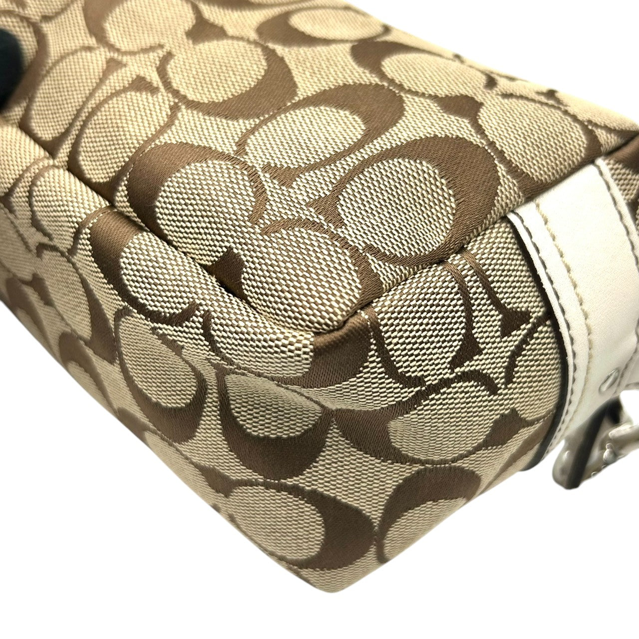 【極美品】COACH コーチ アクセサリーポーチ ハンドバッグ シグネチャー ターンロック キャンバス レザー ブラウン ホワイト レディース コンパクト 可愛い おしゃれ 小物入れ コスメポーチ お出かけ ミニバッグ s84