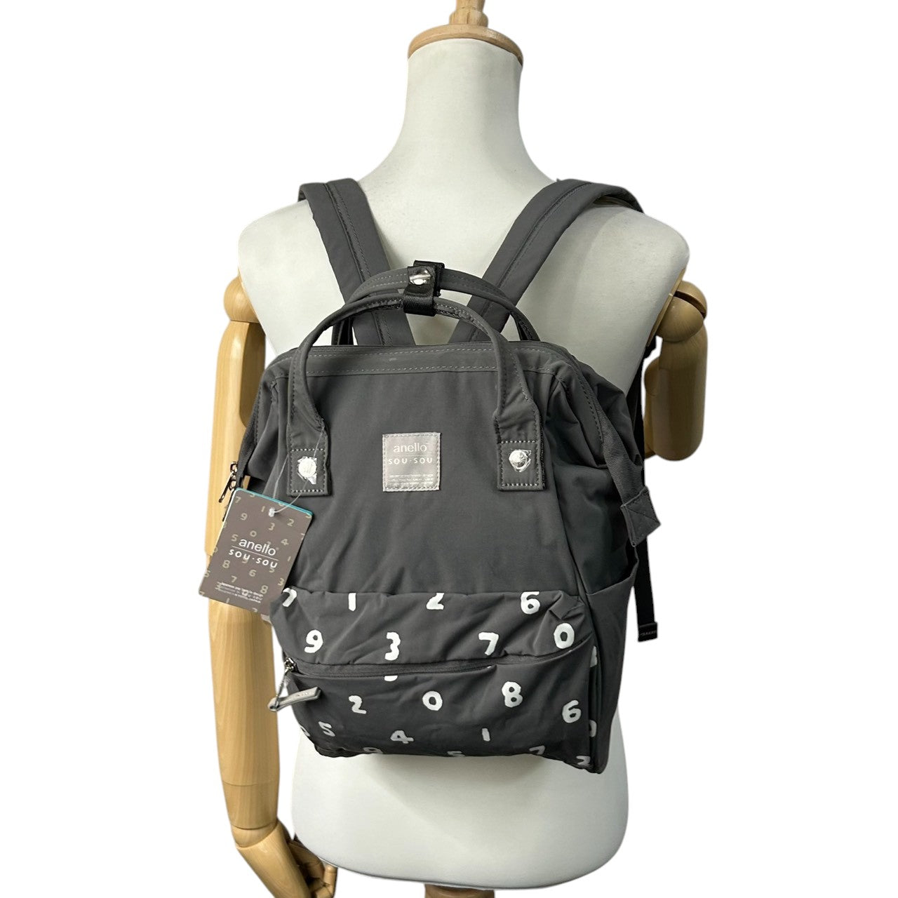 【ほぼ新品】anello アネロ×SOU SOU コラボ 口金リュック バックパック 数字柄 テキスタイルデザイン ナイロン グレー A4収納可 大容量 軽量 背面ファスナー レディース メンズ 通勤 通学 マザーズバッグ 旅行 おしゃれ s79