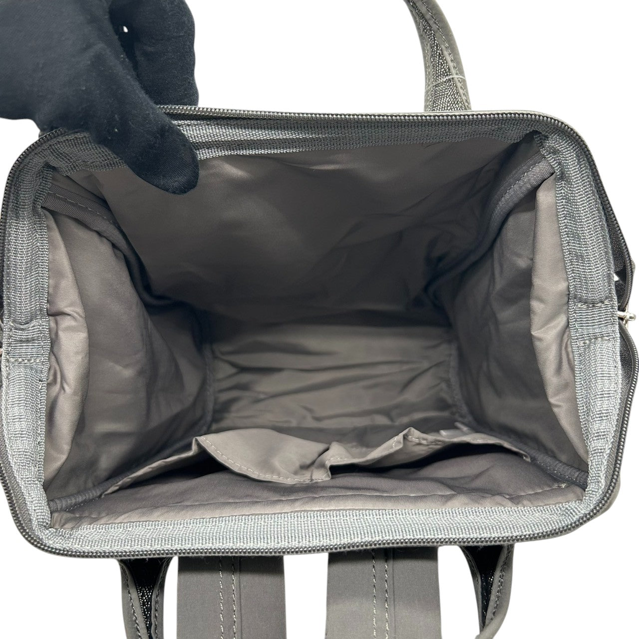 【ほぼ新品】anello アネロ×SOU SOU コラボ 口金リュック バックパック 数字柄 テキスタイルデザイン ナイロン グレー A4収納可 大容量 軽量 背面ファスナー レディース メンズ 通勤 通学 マザーズバッグ 旅行 おしゃれ s79