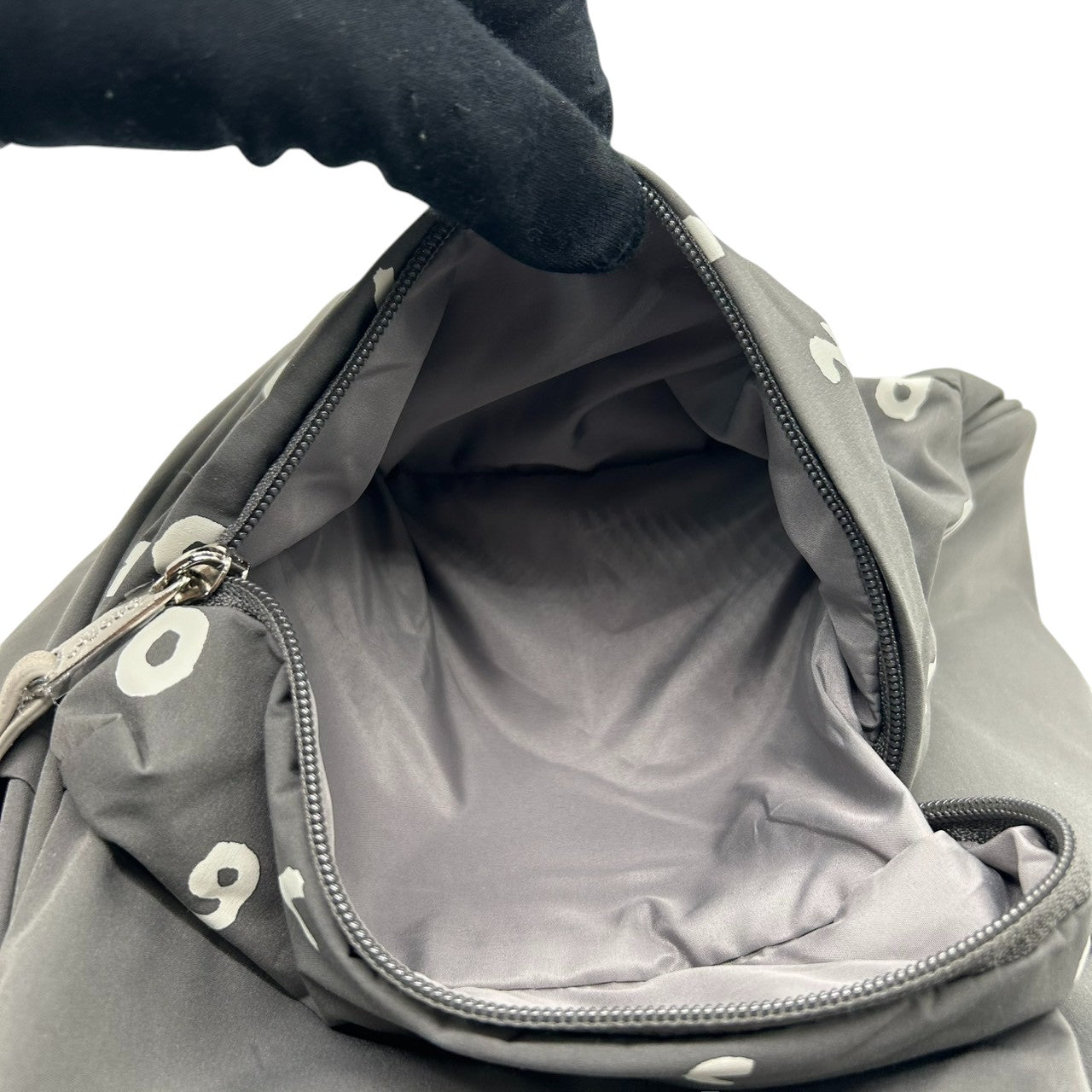 【ほぼ新品】anello アネロ×SOU SOU コラボ 口金リュック バックパック 数字柄 テキスタイルデザイン ナイロン グレー A4収納可 大容量 軽量 背面ファスナー レディース メンズ 通勤 通学 マザーズバッグ 旅行 おしゃれ s79