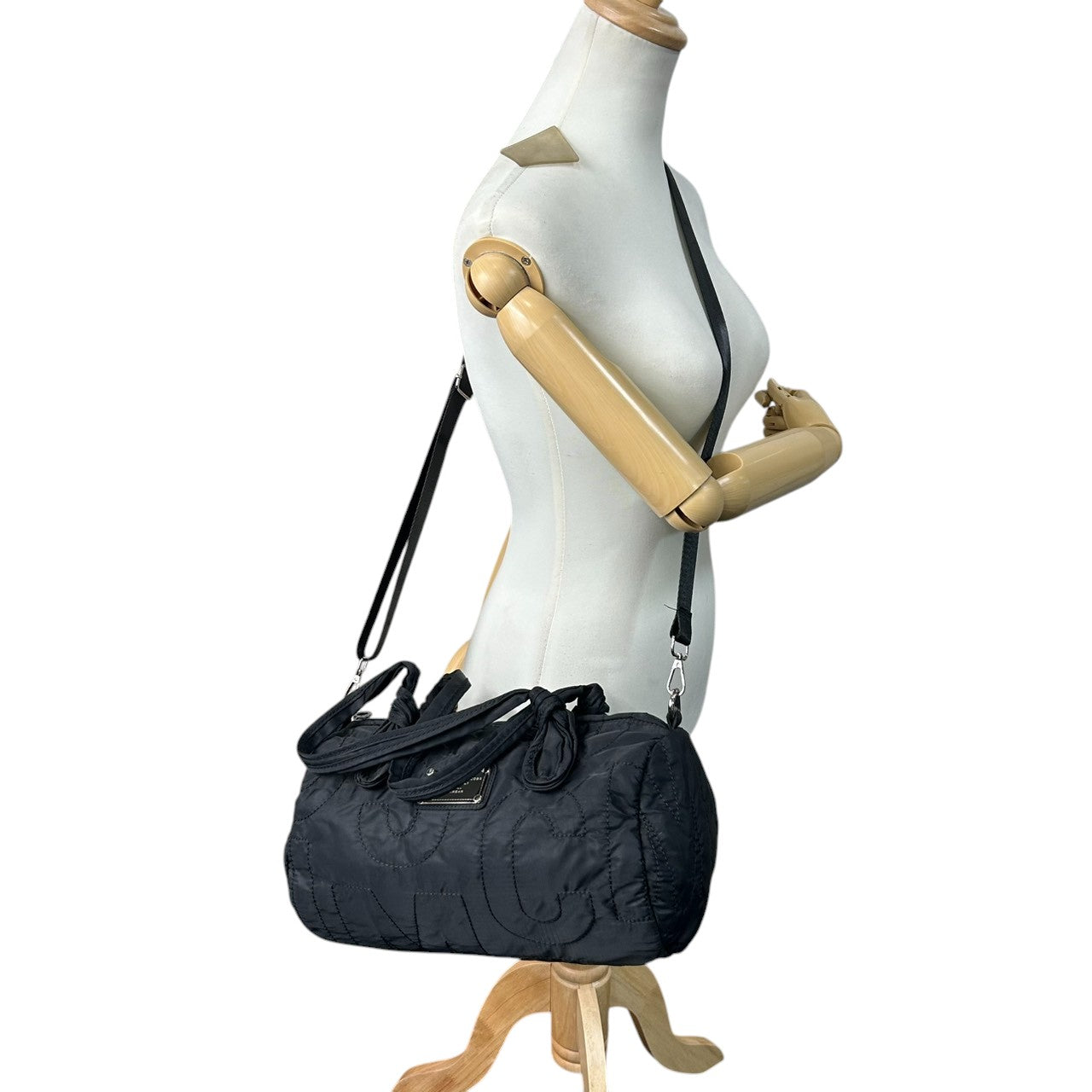 マークバイマークジェイコブス 2WAY ミニボストン ドラムバッグ ハンドバッグ ショルダーバッグ キルティング ナイロン ブラック ワンショルダー 斜め掛け可 レディース 軽量 大容量 旅行 ジムバッグ カジュアル スタイリッシュ WORKWEAR s32