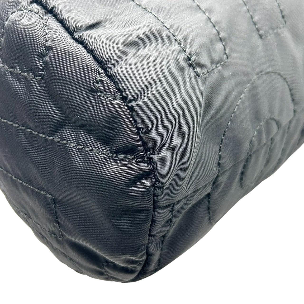 マークバイマークジェイコブス 2WAY ミニボストン ドラムバッグ ハンドバッグ ショルダーバッグ キルティング ナイロン ブラック ワンショルダー 斜め掛け可 レディース 軽量 大容量 旅行 ジムバッグ カジュアル スタイリッシュ WORKWEAR s32