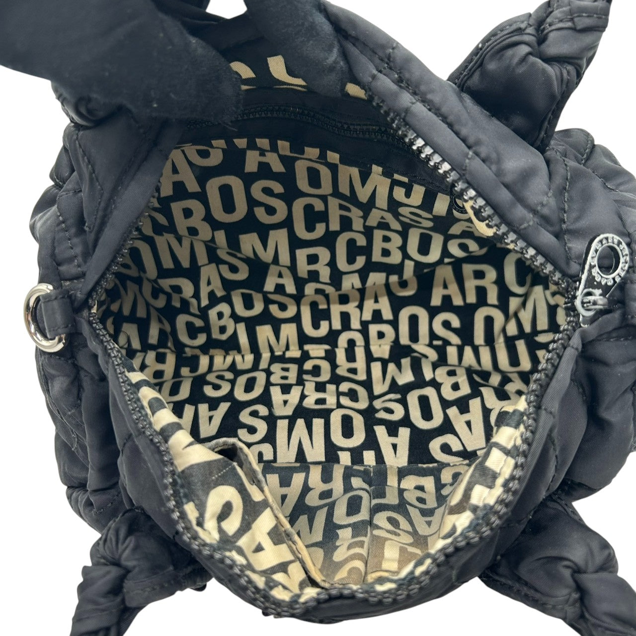 マークバイマークジェイコブス 2WAY ミニボストン ドラムバッグ ハンドバッグ ショルダーバッグ キルティング ナイロン ブラック ワンショルダー 斜め掛け可 レディース 軽量 大容量 旅行 ジムバッグ カジュアル スタイリッシュ WORKWEAR s32