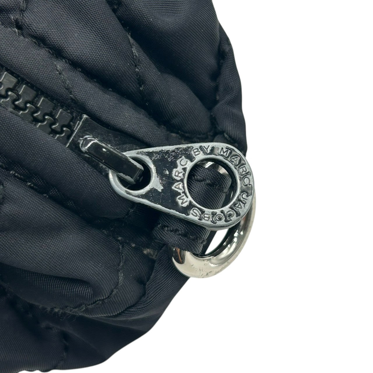 マークバイマークジェイコブス 2WAY ミニボストン ドラムバッグ ハンドバッグ ショルダーバッグ キルティング ナイロン ブラック ワンショルダー 斜め掛け可 レディース 軽量 大容量 旅行 ジムバッグ カジュアル スタイリッシュ WORKWEAR s32