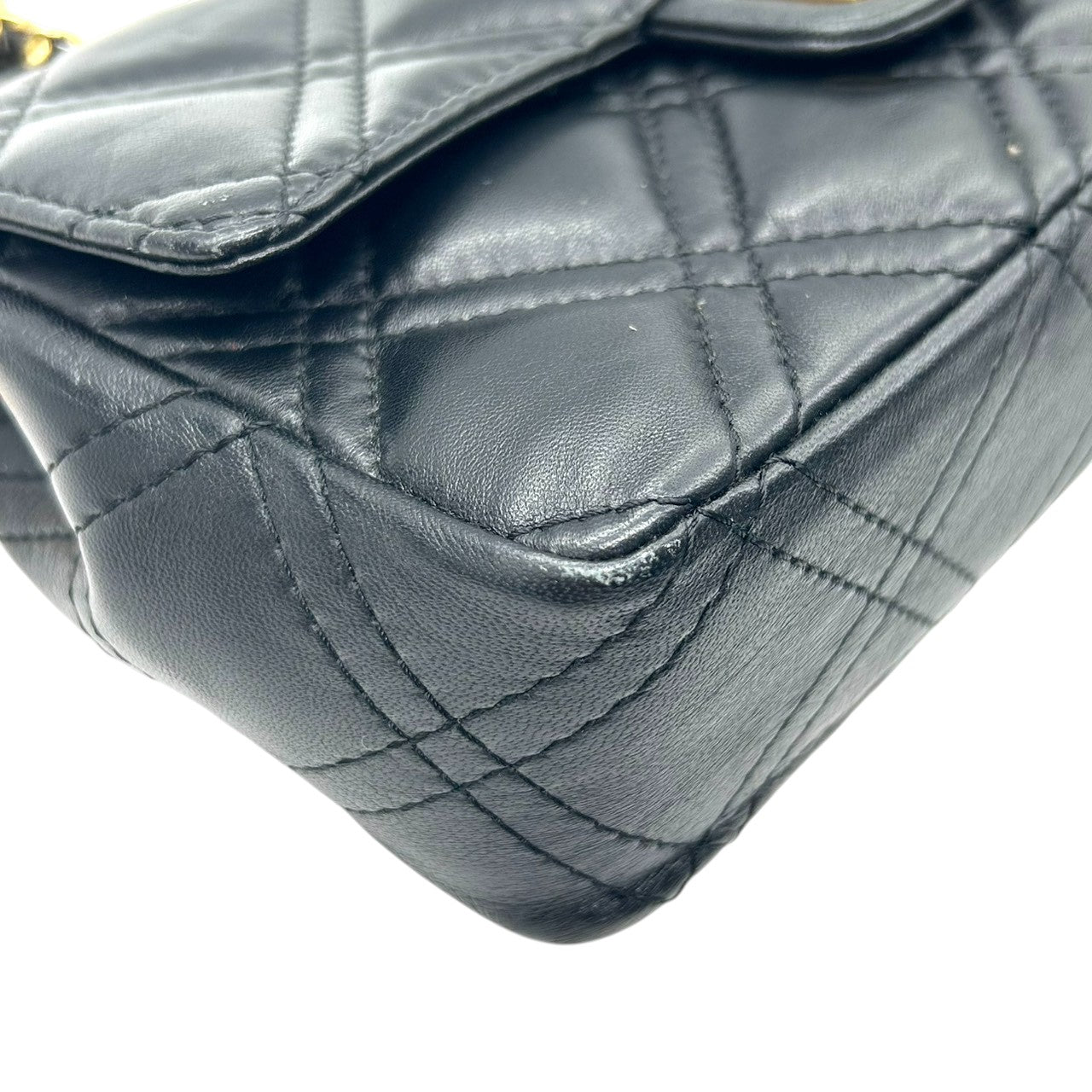 【美品】Le Sabi ルサビ チェーンショルダーバッグ キルティング マトラッセ風 レザー 本革 ブラック ゴールド金具 タッセル 斜め掛け可 クロスボディ レディース エレガント フォーマル パーティ 結婚式 二次会 お呼ばれ 高級感 U8