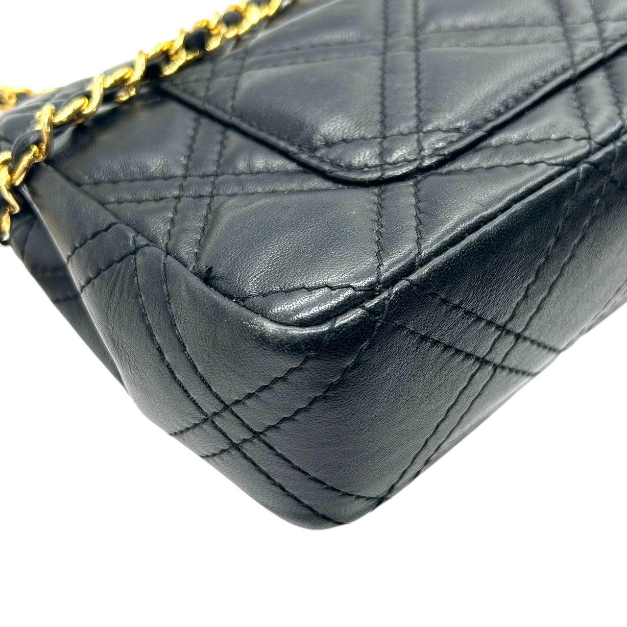 【美品】Le Sabi ルサビ チェーンショルダーバッグ キルティング マトラッセ風 レザー 本革 ブラック ゴールド金具 タッセル 斜め掛け可 クロスボディ レディース エレガント フォーマル パーティ 結婚式 二次会 お呼ばれ 高級感 U8