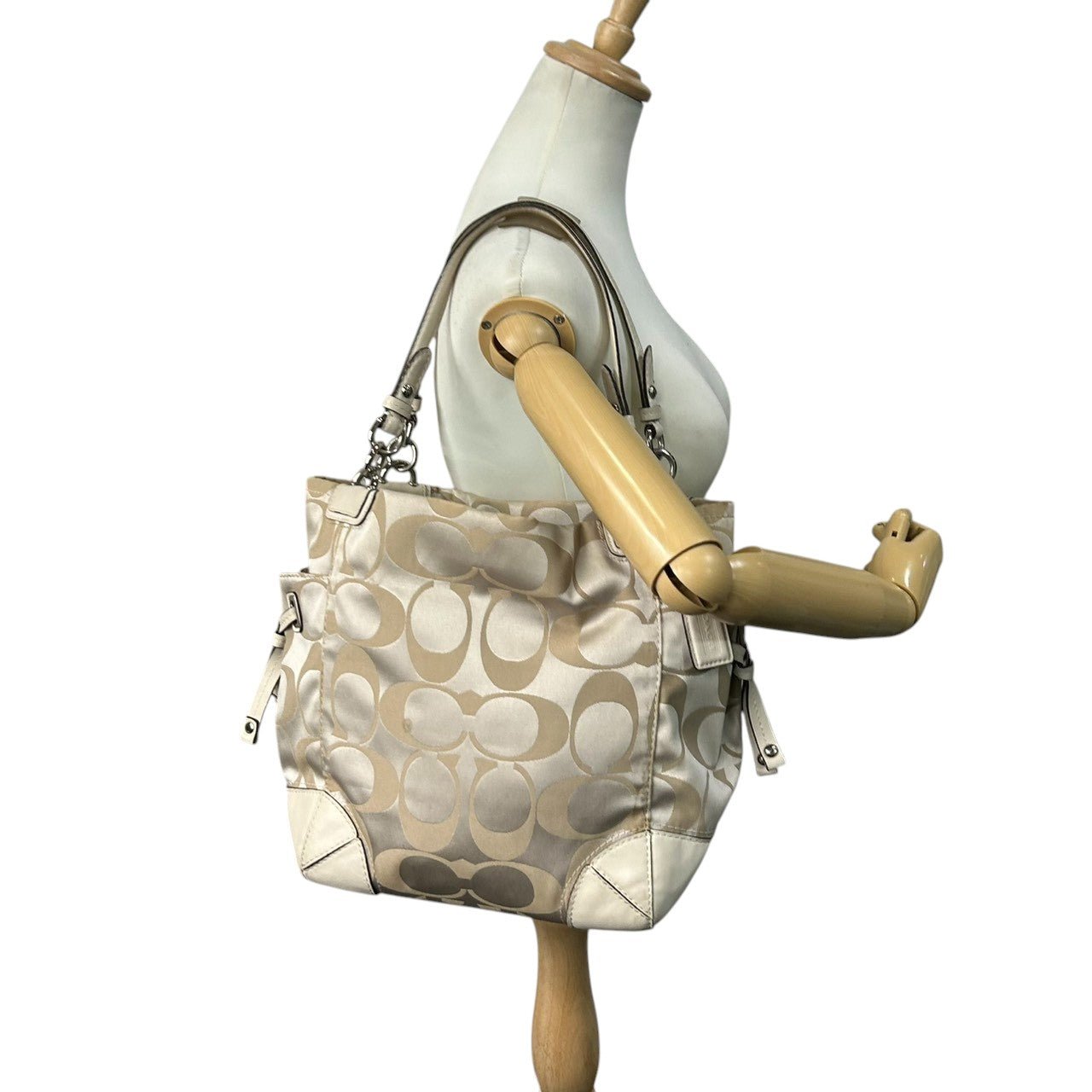 コーチ トートバッグ ハンドバッグ ワンショルダー シグネチャー ナイロン レザー ベージュ アイボリー A4収納可 大容量 軽量 レディース 通勤 通学 ビジネス デイリーユース エレガント きれいめ 上品 サイドポケット 定番人気モデル 14505 s61