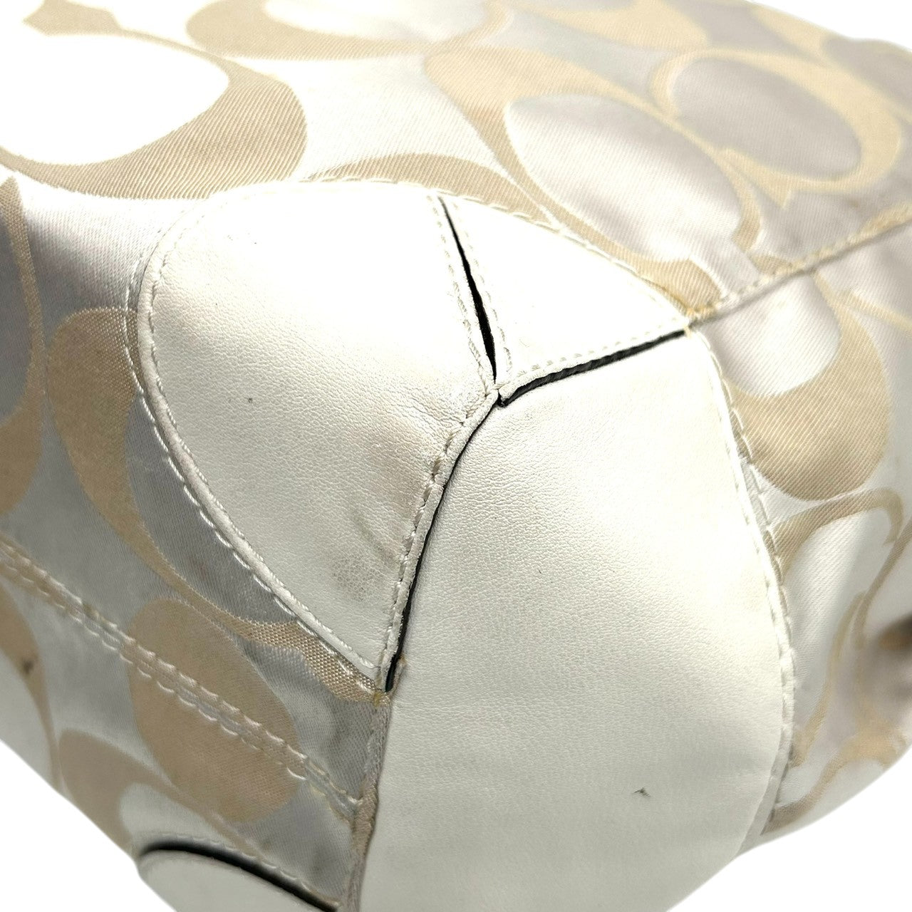 コーチ トートバッグ ハンドバッグ ワンショルダー シグネチャー ナイロン レザー ベージュ アイボリー A4収納可 大容量 軽量 レディース 通勤 通学 ビジネス デイリーユース エレガント きれいめ 上品 サイドポケット 定番人気モデル 14505 s61