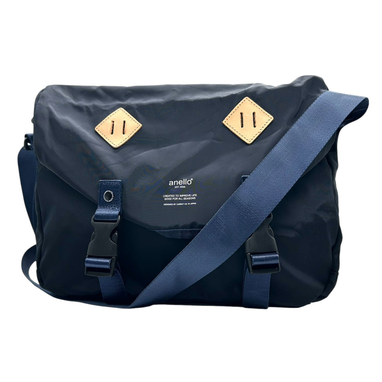 【未使用級／タグ付】アネロ ショルダーバッグ メッセンジャーバッグ 斜め掛け可 ナイロン ネイビー A4可 大容量 軽量 フラップ メンズ レディース ユニセックス 通勤 通学 旅行 カジュアル シンプル おしゃれ 人気モデル anello s79