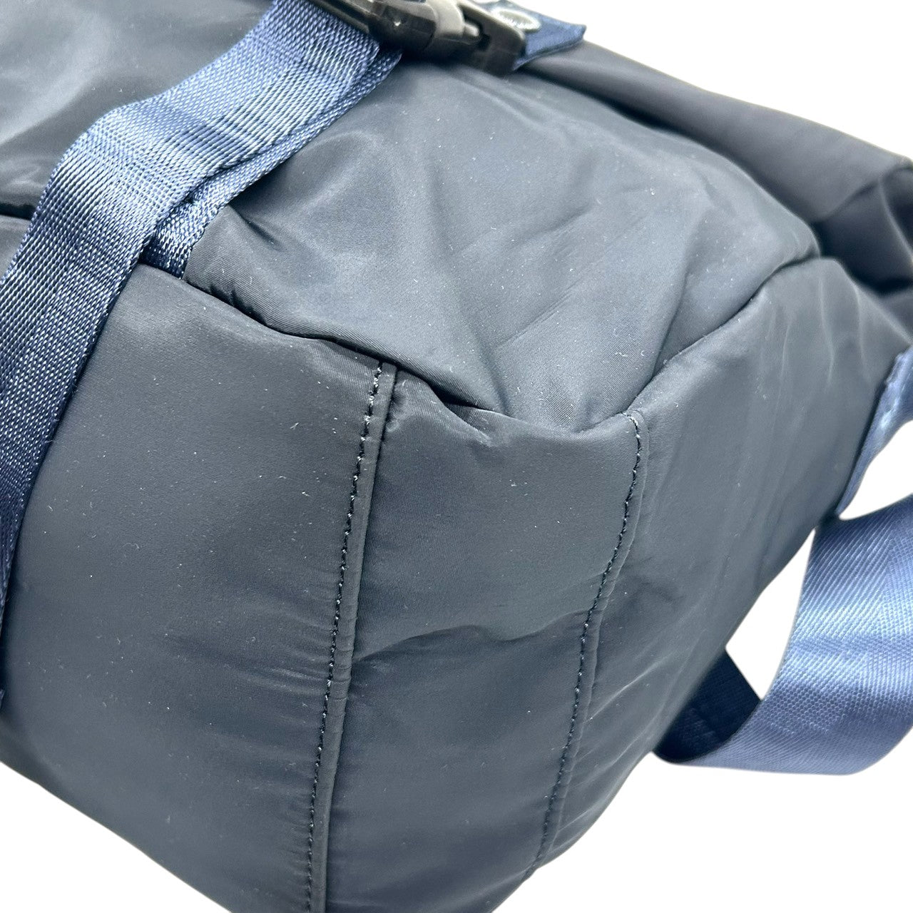 【未使用級／タグ付】アネロ ショルダーバッグ メッセンジャーバッグ 斜め掛け可 ナイロン ネイビー A4可 大容量 軽量 フラップ メンズ レディース ユニセックス 通勤 通学 旅行 カジュアル シンプル おしゃれ 人気モデル anello s79