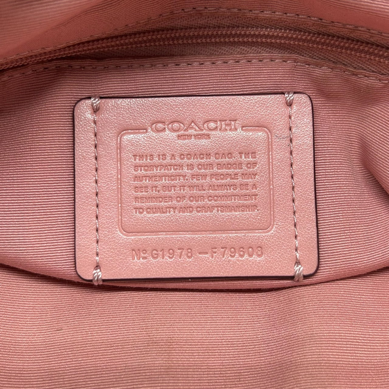 コーチ ギャラリー トートバッグ ハンドバッグ ワンショルダー レザー 本革 ピンク A4収納可 大容量 肩掛け レディース 通勤 通学 ビジネス きれいめ フェミニン 大人可愛い シンプル 定番人気 自立可 COACH F79608 U4