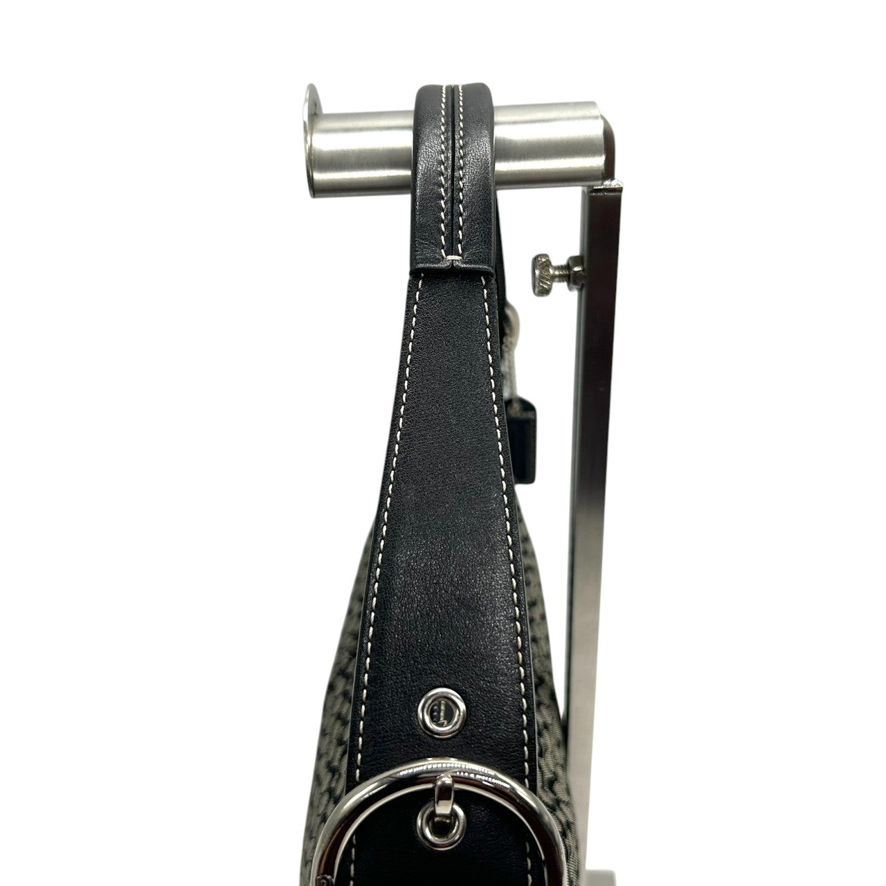 【美品】COACH コーチ ハンドバッグ アクセサリーポーチ ワンショルダー ミニシグネチャー キャンバス レザー 本革 ブラック 黒 レディース 肩掛け コンパクト 軽量 クラシック エレガント デイリーユース 定番人気モデル 6351 s83