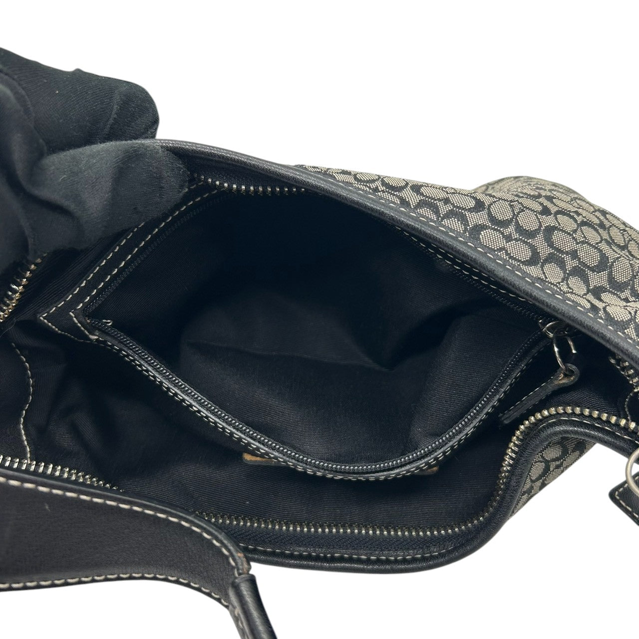 【美品】COACH コーチ ハンドバッグ アクセサリーポーチ ワンショルダー ミニシグネチャー キャンバス レザー 本革 ブラック 黒 レディース 肩掛け コンパクト 軽量 クラシック エレガント デイリーユース 定番人気モデル 6351 s83