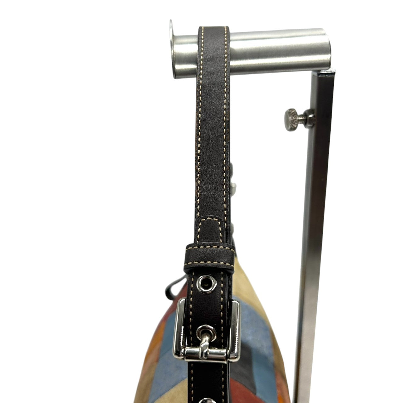 コーチ ハンドバッグ ワンショルダーバッグ パッチワーク シグネチャー スエード レザー キャンバス マルチカラー レディース 肩掛け コンパクト ヴィンテージ オールドコーチ クラシック 個性的 希少デザイン COACH 8T97 s83