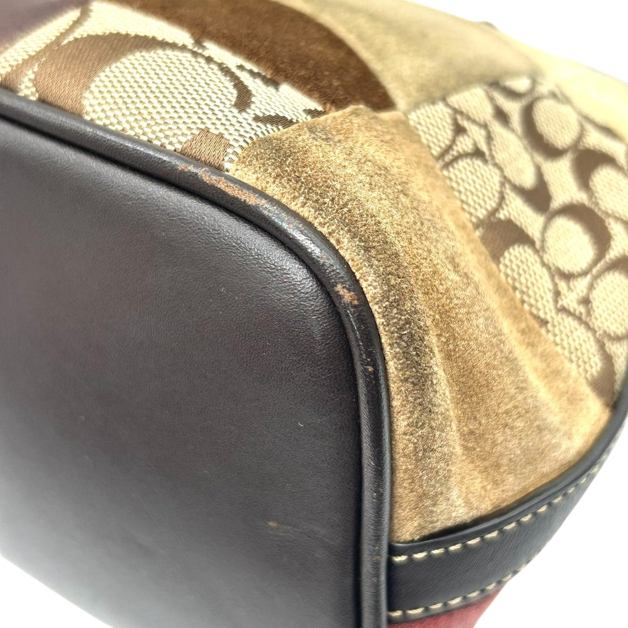 コーチ ハンドバッグ ワンショルダーバッグ パッチワーク シグネチャー スエード レザー キャンバス マルチカラー レディース 肩掛け コンパクト ヴィンテージ オールドコーチ クラシック 個性的 希少デザイン COACH 8T97 s83