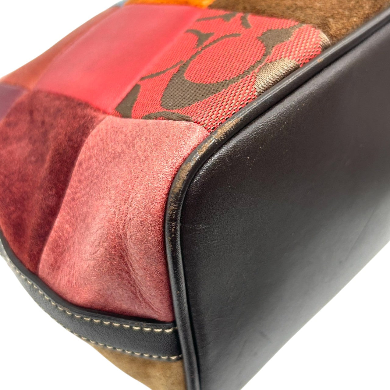 コーチ ハンドバッグ ワンショルダーバッグ パッチワーク シグネチャー スエード レザー キャンバス マルチカラー レディース 肩掛け コンパクト ヴィンテージ オールドコーチ クラシック 個性的 希少デザイン COACH 8T97 s83