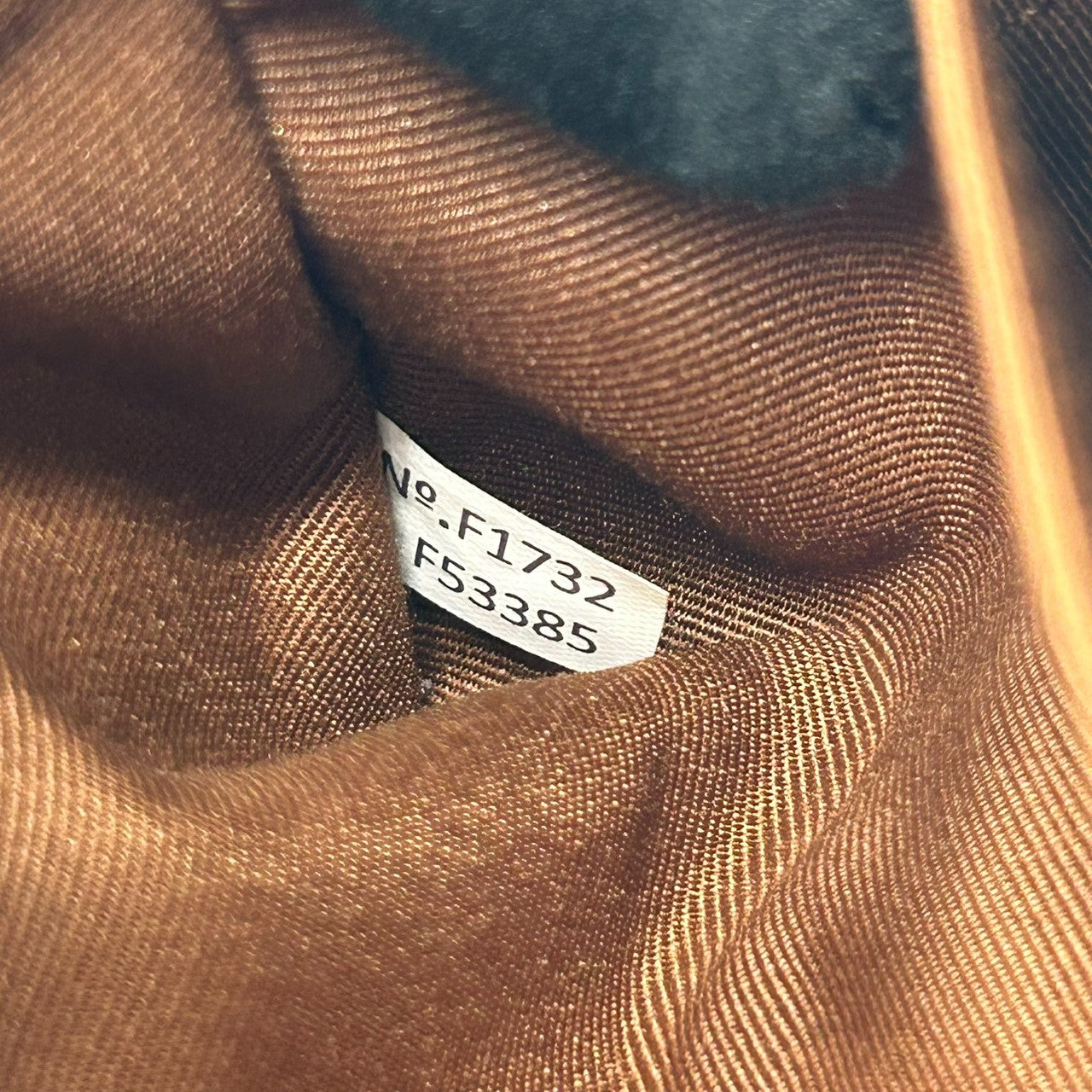 【美品】COACH コーチ ポーチ 化粧ポーチ コスメポーチ シグネチャー Cロゴ 総柄 PVC ブラウン 舟形 小物入れ トラベル バッグインバッグ レディース 定番人気 コンパクト 軽量 おしゃれ 大人可愛い F53385 s83