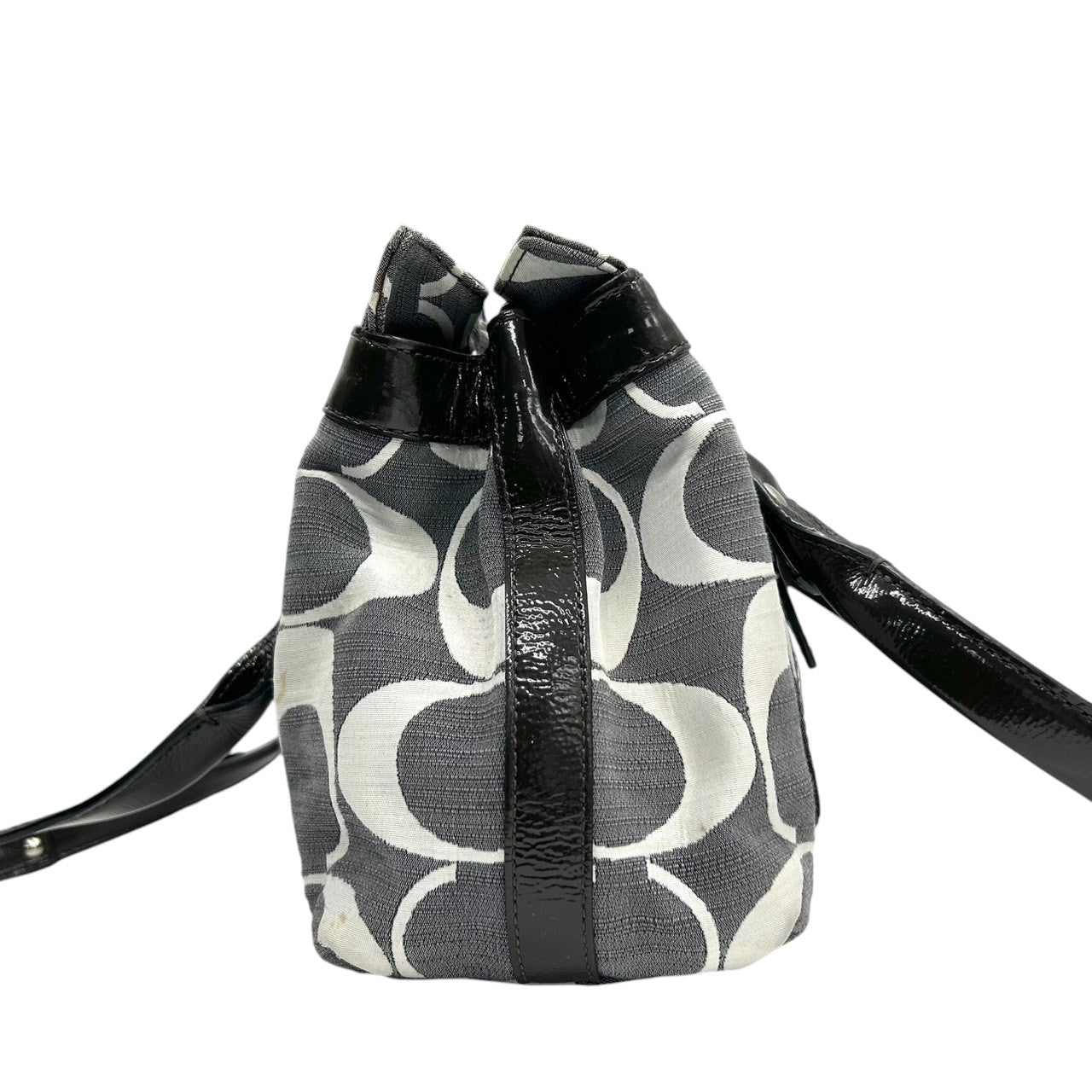 コーチ ハンドバッグ ワンショルダー オプアート シグネチャー キャンバス パテントレザー グレー ブラック レディース 肩掛け 通勤 通学 カジュアル スタイリッシュ モノトーン デザイン性 人気モデル COACH 13290 s82