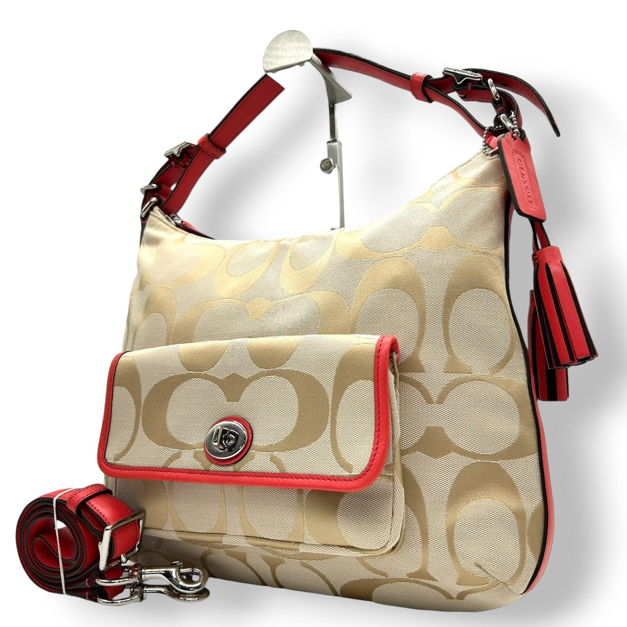 【極美品】コーチ レガシー 2WAY ショルダーバッグ シグネチャー キャンバス レザー 本革 ベージュ ゴールド レッド タッセル ターンロック 斜め掛け 肩掛け レディース 未使用級 エレガント フェミニン 大人可愛い COACH 22392 s82