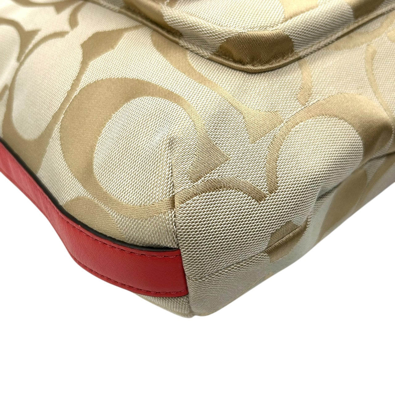 【極美品】コーチ レガシー 2WAY ショルダーバッグ シグネチャー キャンバス レザー 本革 ベージュ ゴールド レッド タッセル ターンロック 斜め掛け 肩掛け レディース 未使用級 エレガント フェミニン 大人可愛い COACH 22392 s82