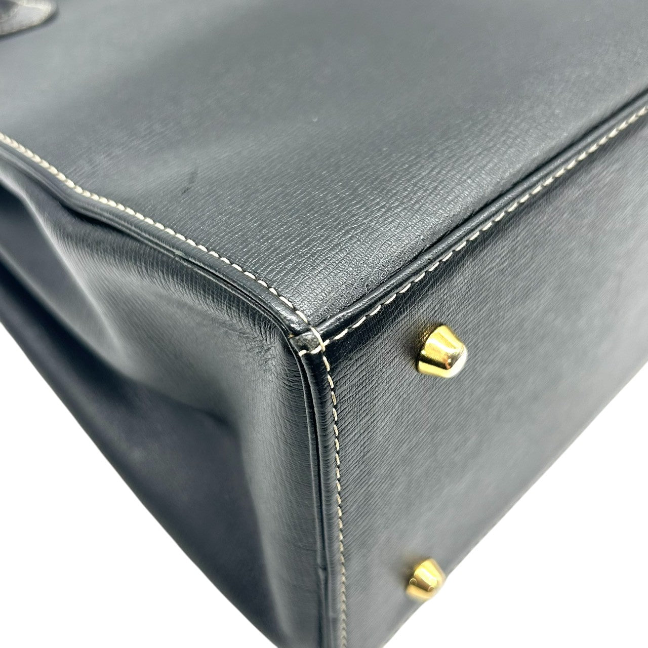 【美品】BURBERRY バーバリー ハンドバッグ トートバッグ レザー 本革 ブラック 黒 ゴールド金具 ロゴプレート 自立可 レディース フォーマル ビジネス オフィス 冠婚葬祭 セレモニー エレガント 上品 きれいめ クラシック s34