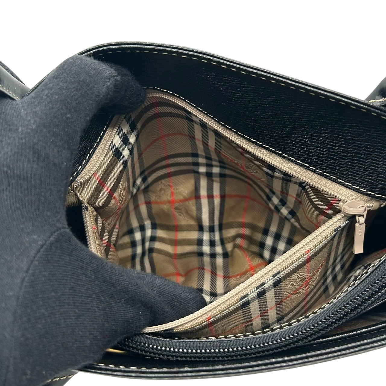 【美品】BURBERRY バーバリー ハンドバッグ トートバッグ レザー 本革 ブラック 黒 ゴールド金具 ロゴプレート 自立可 レディース フォーマル ビジネス オフィス 冠婚葬祭 セレモニー エレガント 上品 きれいめ クラシック s34