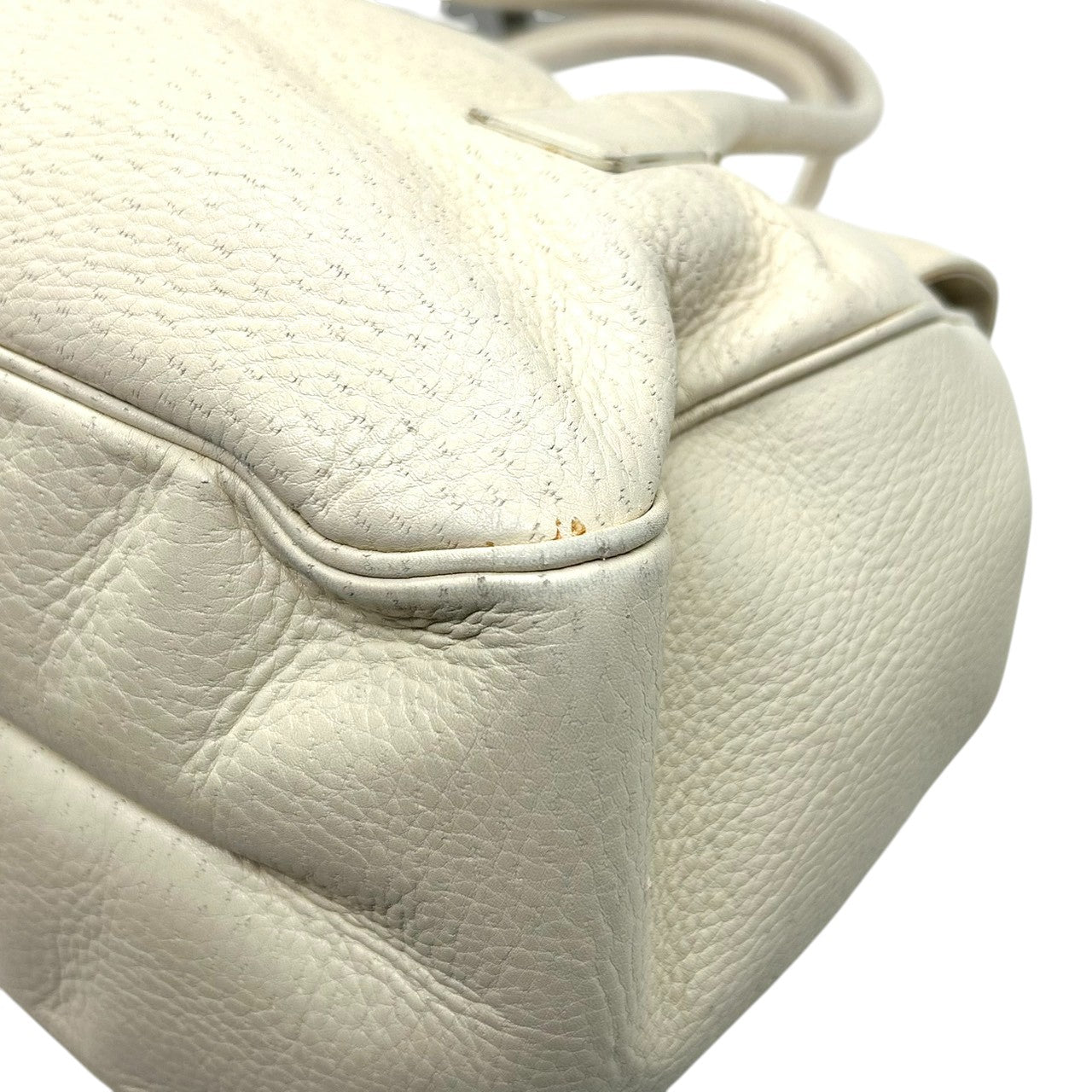 サルヴァトーレフェラガモ ハンドバッグ トートバッグ ガンチーニ レザー 本革 ホワイト系 ゴールド金具 レディース フォーマル ビジネス エレガント 上品 きれいめ 大容量 自立可 イタリア製 型番AB-21 6394 s3